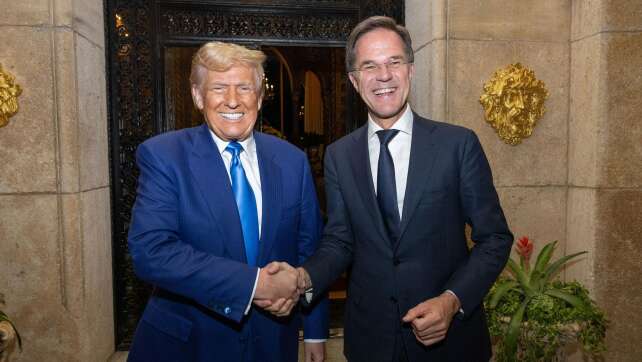 «Dein Sieg»: Rutte bauchpinselt Trump zu Nato-Gipfel