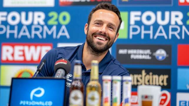 Paderborns neuer Coach: Padel-Spieler, kein Fan der Club-WM