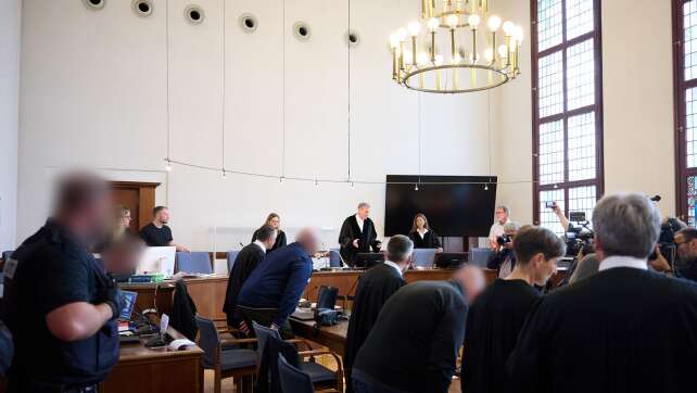 «Combat 18»: Angeklagte schweigen zu den Vorwürfen