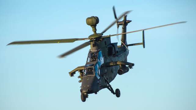 Bundeswehr übt nachts Tiefflug mit Kampfhubschraubern