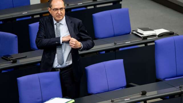 Bundestag läutet Kurswechsel ein: Familiennachzug ausgesetzt