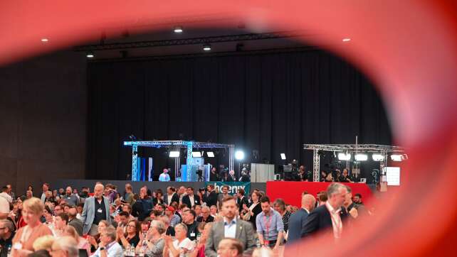 Weil eröffnet SPD-Parteitag mit scharfer Kritik an Putin