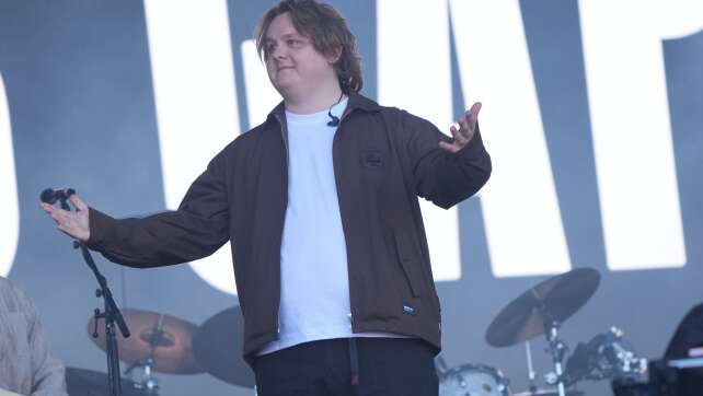 Lewis Capaldi feiert Comeback beim Glastonbury
