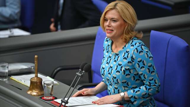 Klöckner verteidigt ihr Vorgehen beim CSD