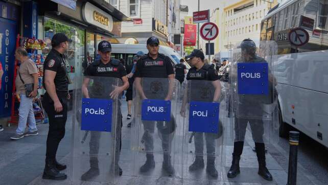Mindestens 50 Festnahmen bei Istanbuler Pride-Parade