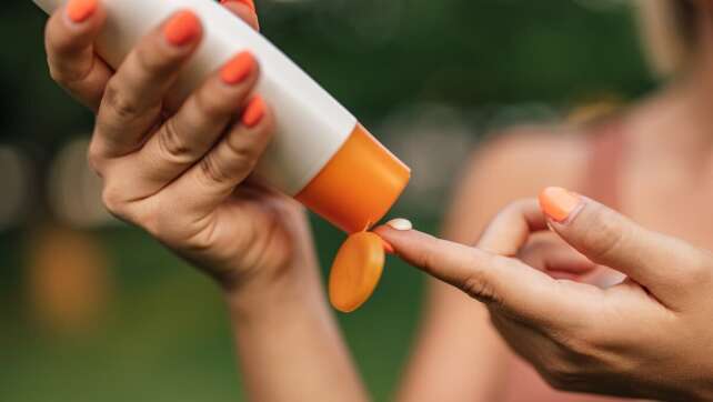 Lichtschutzfaktor erklärt: Die Bedeutung der Zahl bei Sonnenschutzprodukten