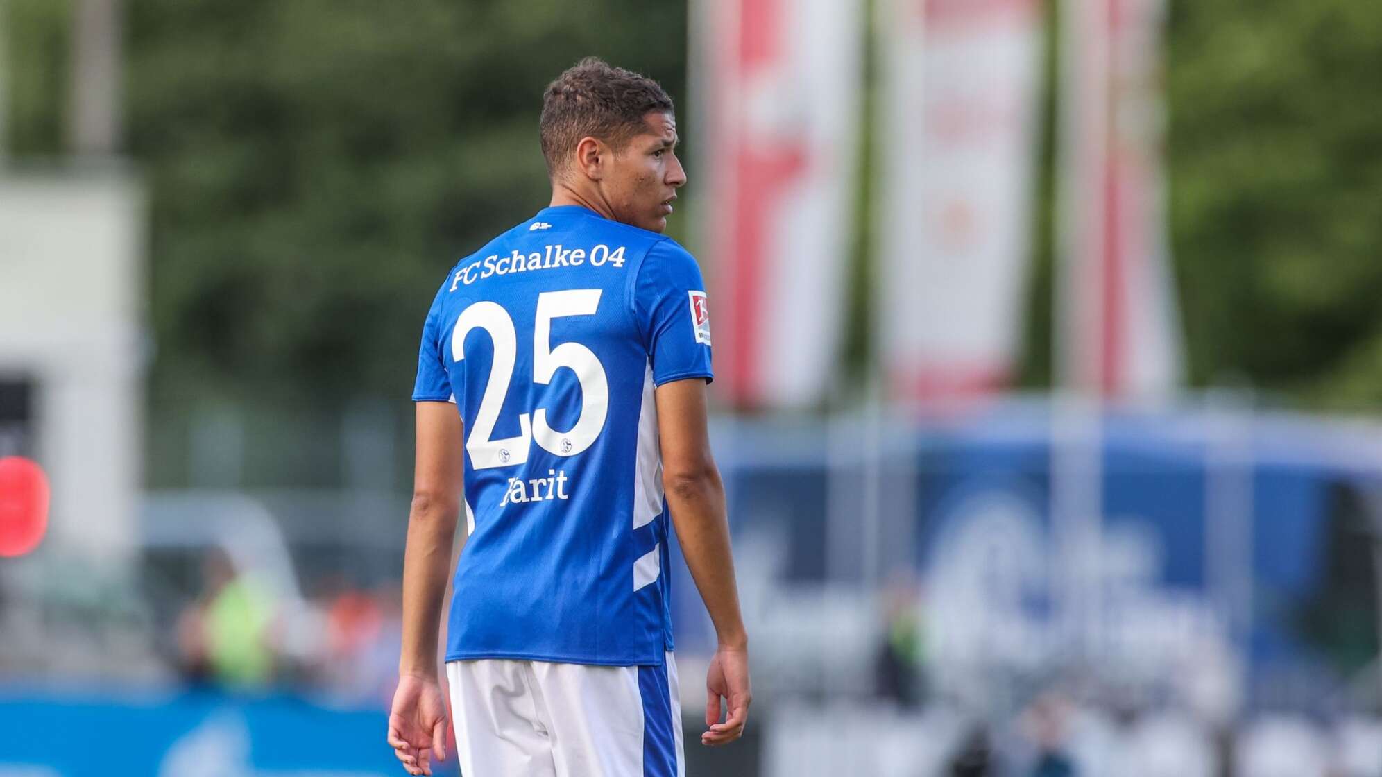 Armine Harit auf dem Fußballplatz
