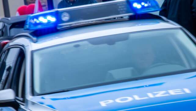 Fahrerflucht: Polizei folgt kilometerlanger Ölspur
