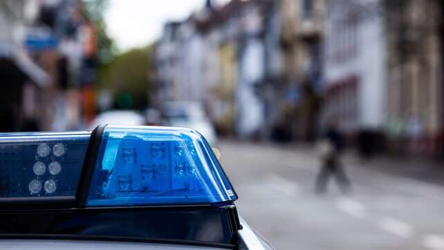 Erst geblendet, dann getürmt: 17-Jähriger in Handschellen