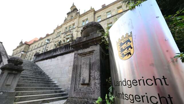 Mutmaßliche Brandstifterin sagt nach tödlichem Feuer aus