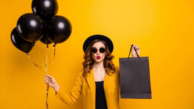 Fake Shops, Schnäppchen & Co.: Was ihr in der Black Friday- Woche beachten solltet