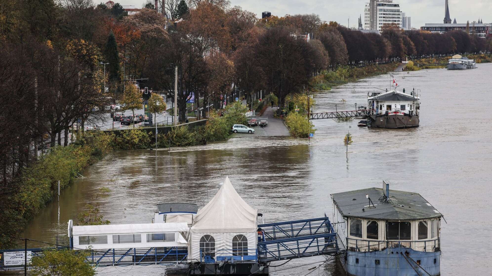 Hochwasser am Rhein in Köln