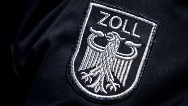 Zoll entdeckt in Gütersloh 62.000 unversteuerte E-Shishas