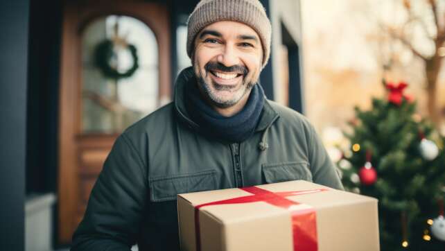 Weihnachtstrinkgeld: Diese Geschenke dürfen Postboten & Co. annehmen