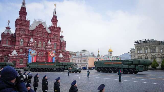Moskau feiert Sieg von 1945 - und Ukraine-Krieg