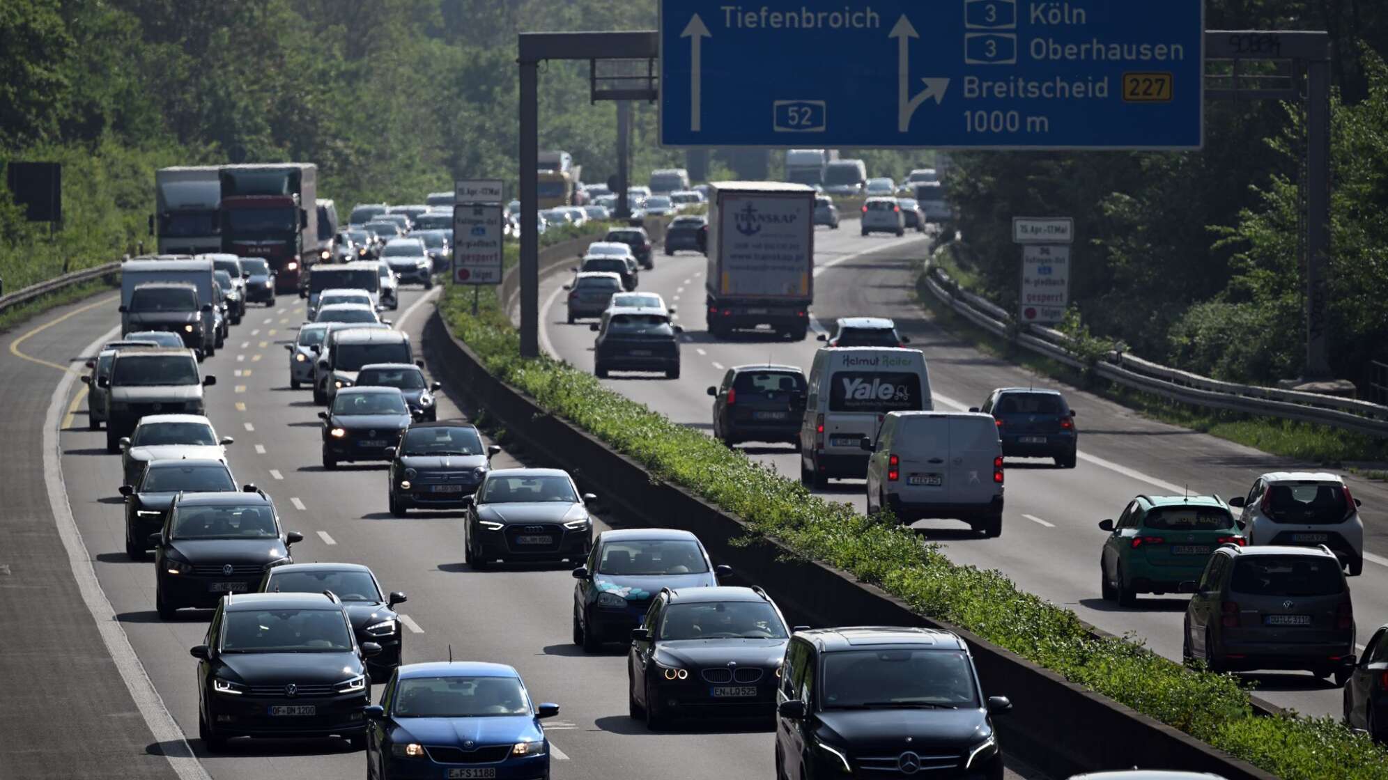 ADAC rechnet mit langen Staus zum Ferienstart in NRW