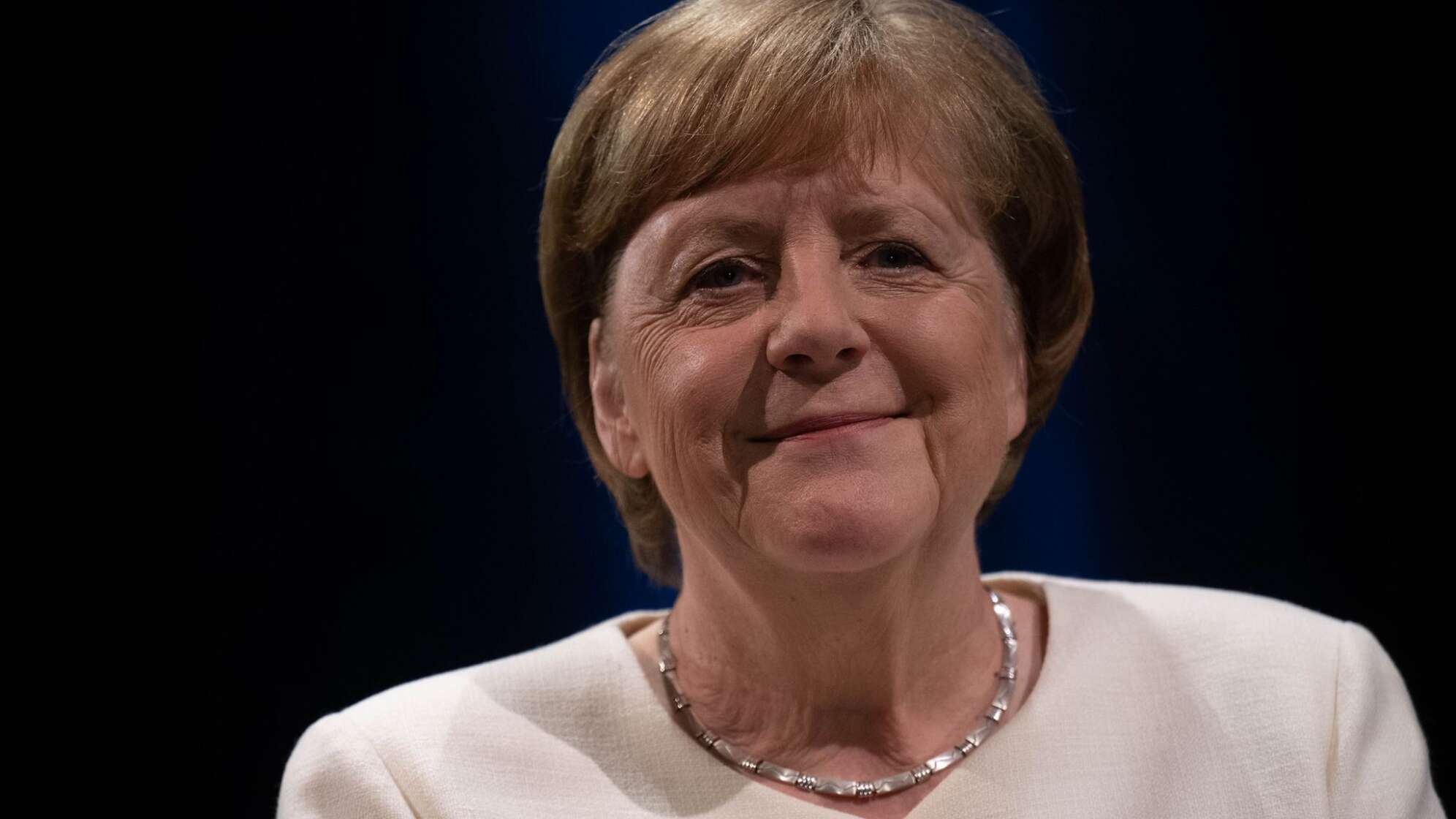 Angela Merkel stellt neues Buch Ende November in Berlin vor