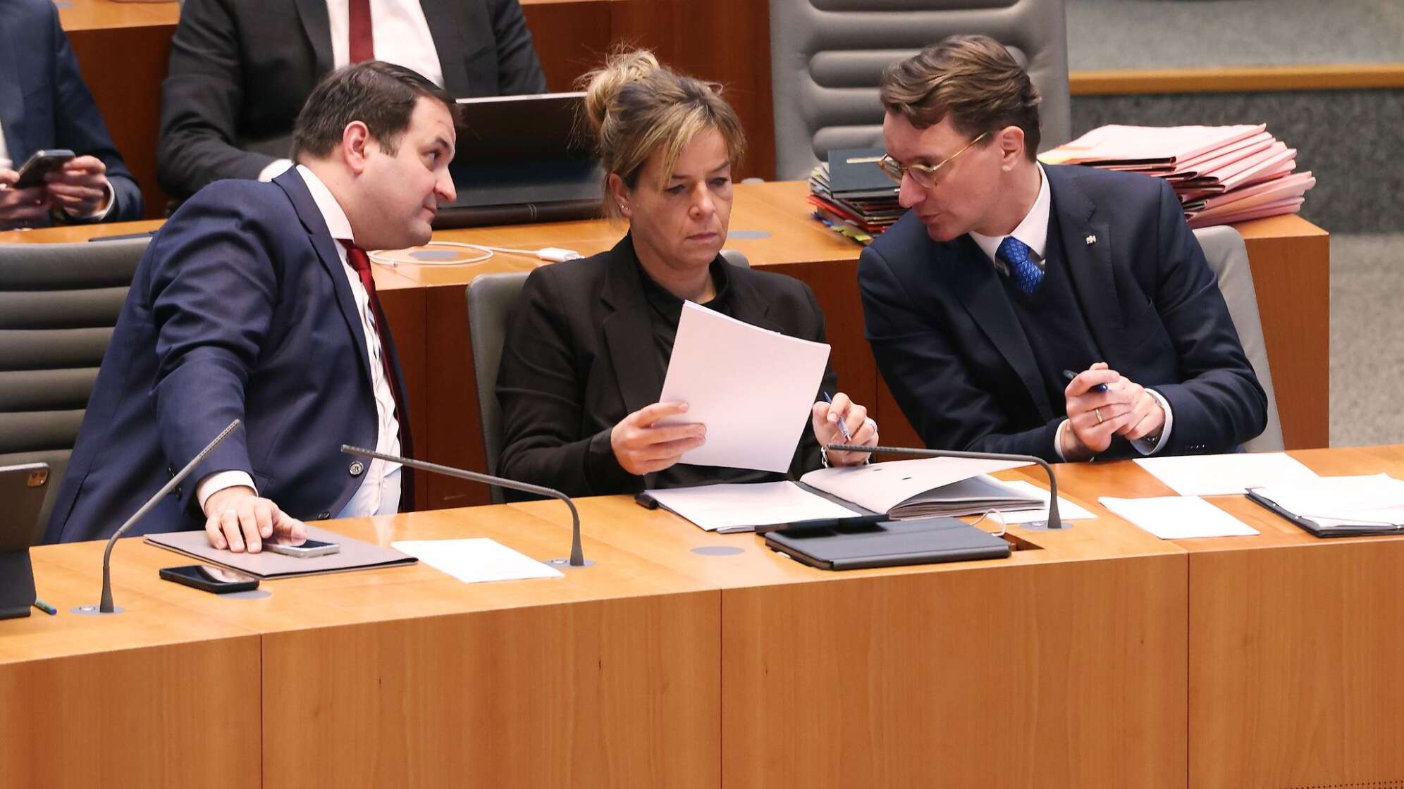 Plenarsitzung Landtag NRW mit Generaldebatte zum Haushalt 202...